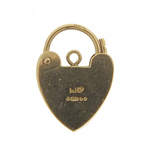 1000 - 9ct gold love heart padlock, 2cm high, 1.5g