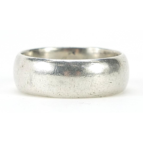 1117 - Victorian silver wedding band engraved 18th October 1881, size P, 6.0g