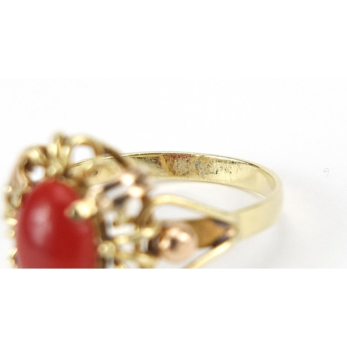 959 - 14ct gold cabochon coral ring, size P, 3.5g