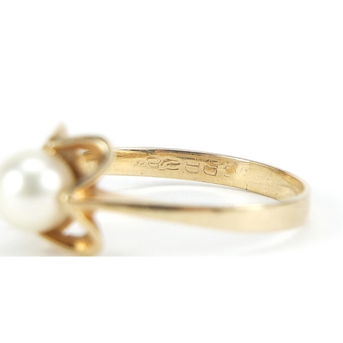 963 - 9ct gold cultured pearl ring, size R, 2.0g