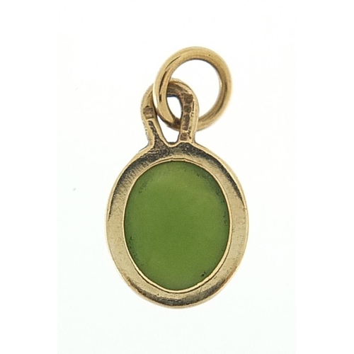 980 - 9ct gold cabochon green jade pendant, 1.5cm high, 1.2g