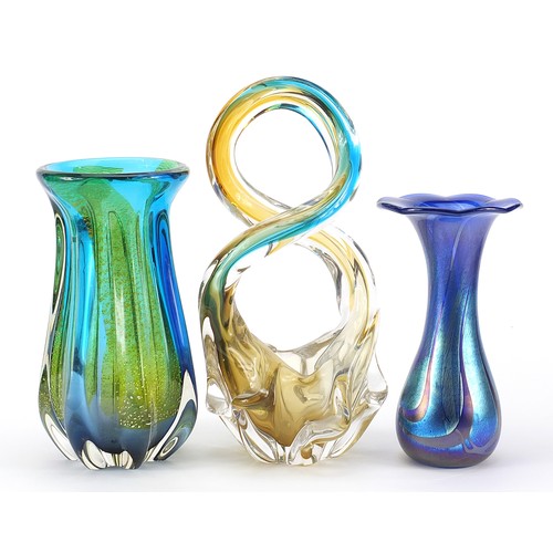 464A - Decorative arts glassware including an Isle of Wight Alum bay iridescent vase, the largest 34cm high