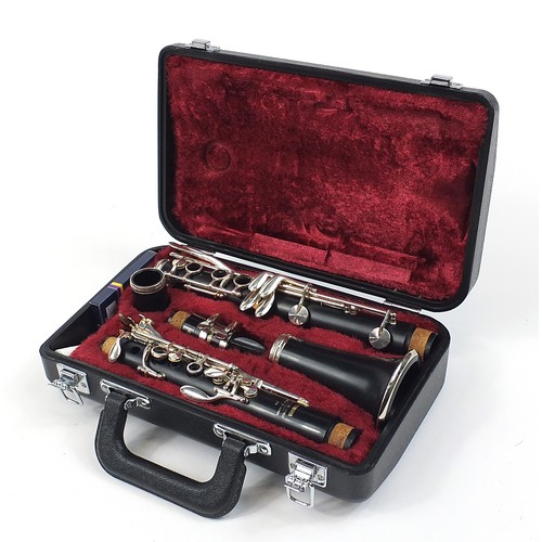 706 - Yamaha ebonised four piece clarinet numbered 26II, housed in a fitted case