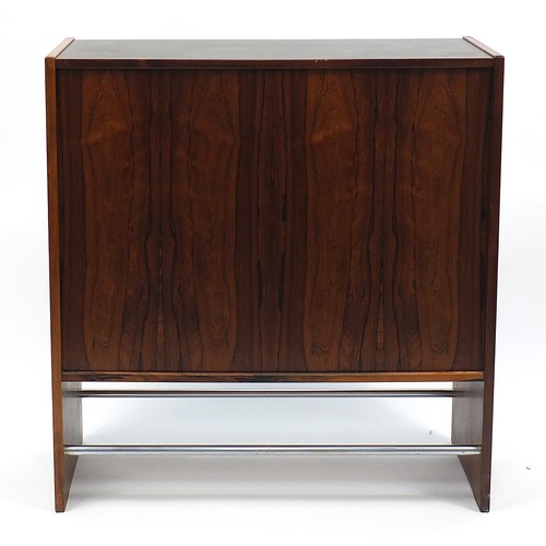 645 - Poul Heltborg for Heltborg Mobler, Danish rosewood cocktail or buffet bar with sliding glass doors, ... 