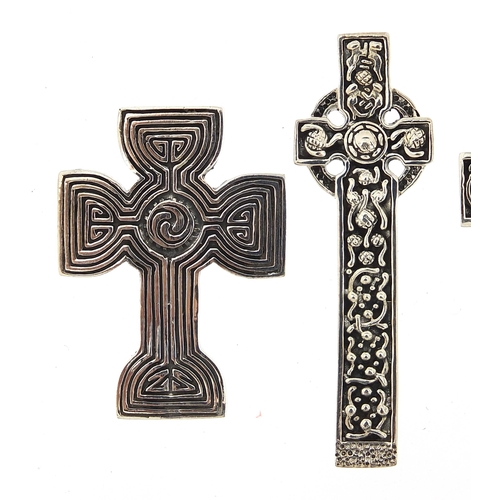 1171A - Four silver Celtic cross pendants, the largest 4.9cm high, total 33.3g