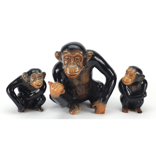 409 - Set of three Sylvac chimpanzees, the largest 17cm high