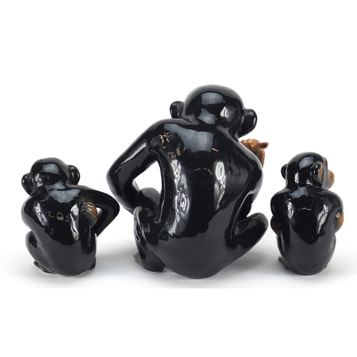 409 - Set of three Sylvac chimpanzees, the largest 17cm high