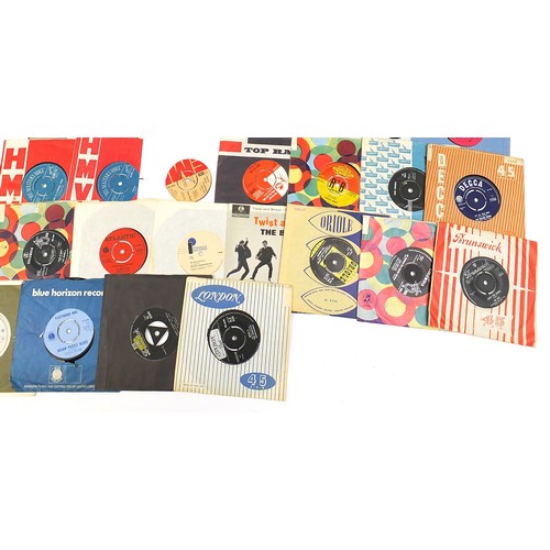490 - 45rpm records including Kate Bush, Chuck Berry, Howlin Wolf, Gene Vincent, The Blue Notes, The Kinks... 