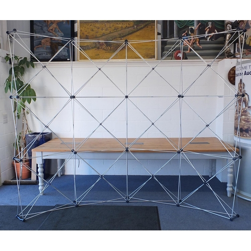 Easy Pop Up collapsible curved display - auctions & price archive