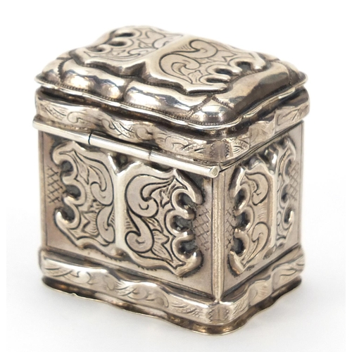 346 - Dutch silver casket with hinged lid, 4.2cm high, 35.5g