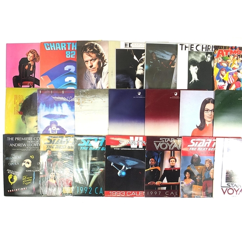 484 - Group of vinyl LP's and 45rmp records including The Shadows, Lulu, Cliff Richard, David Bowie, Elvis... 