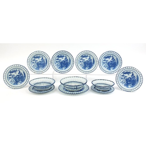 7 - Late 18th century pearlware willow pattern dinner set comprising a graduated set of three baskets an... 