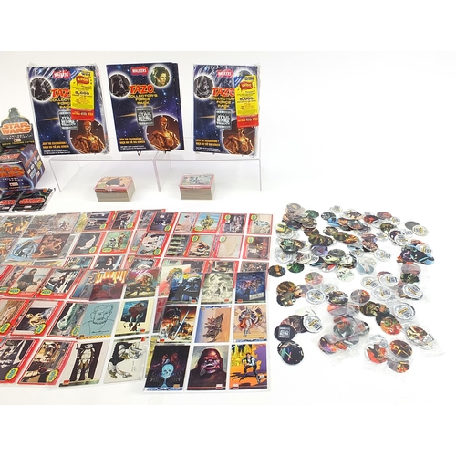 606 - 1970's and later Star Wars collectables including a Trilogy Collection box of trade cards and Tazos ... 