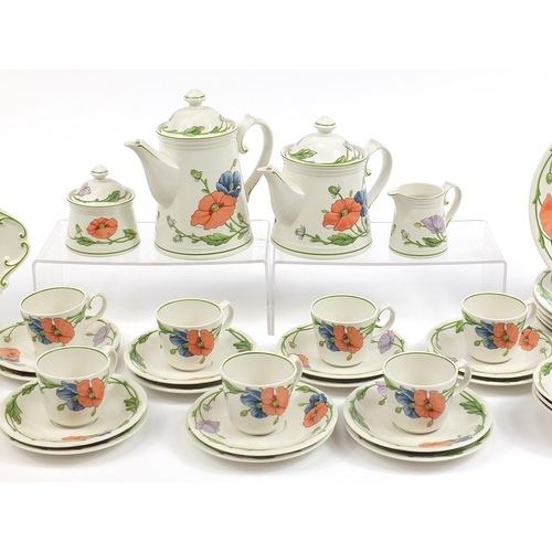 573 - Villeroy & Boch Amapola dinner and teaware including coffee pot, teapot and trios, the largest 22cm ... 