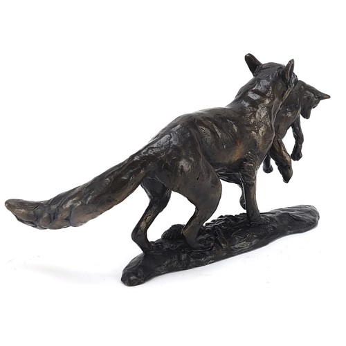 427 - Contemporary Linda Frances patinated bronze study of a fox and cub, 20.5cm in length, 22cm in length