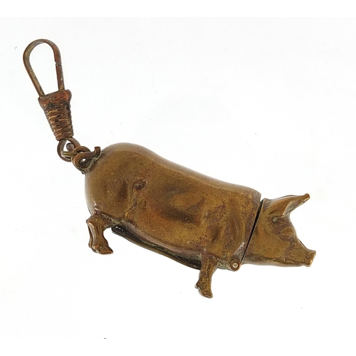 504 - Victorian brass pig design vesta, 5cm in length