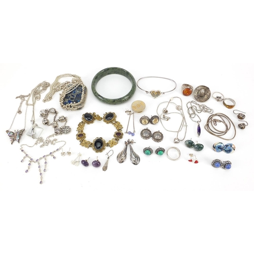 958 - Antique and later jewellery, mostly silver, including a large lapis lazuli pendant, Chinese jade ban... 