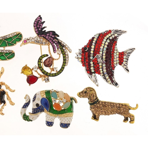 932 - Eight jewelled and enamel animal and insect brooches including dragonfly, bird of paradise, butterfl... 