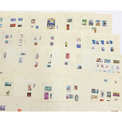 1951 - Extensive collection of middle to modern United States of America stamps arranged on several pages