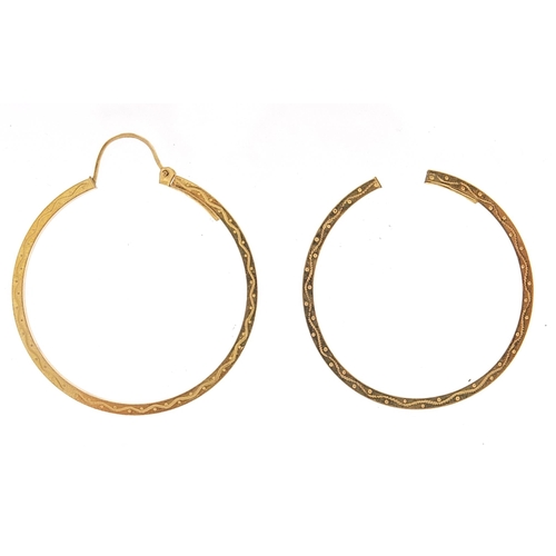 961 - Pair of 9ct gold Gypsy hoop earrings with engraved decoration, 3.5cm in diameter, 2.5g