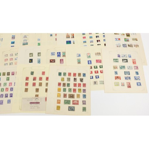 1946 - Extensive collection of Canada stamps arranged on several pages