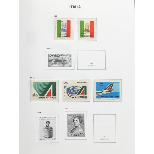 1966 - Italia  album of Italy stamps from early