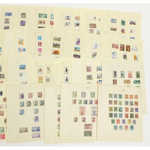 1947 - Extensive collection of Spanish stamps from early arranged on several pages