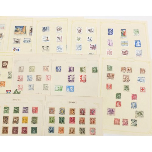 1962 - Collection of Swedish stamps from early arranged on several pages