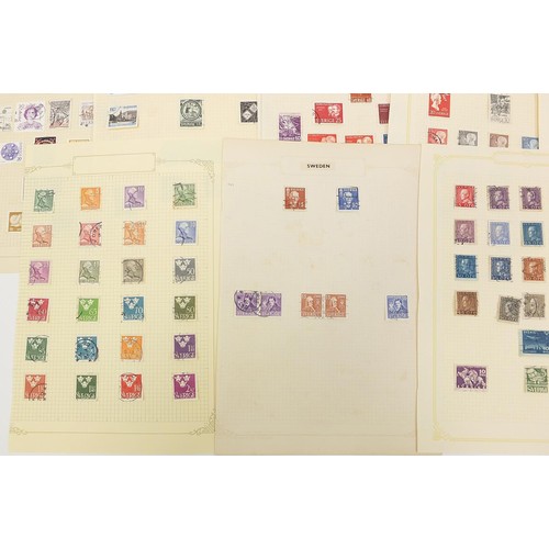 1962 - Collection of Swedish stamps from early arranged on several pages