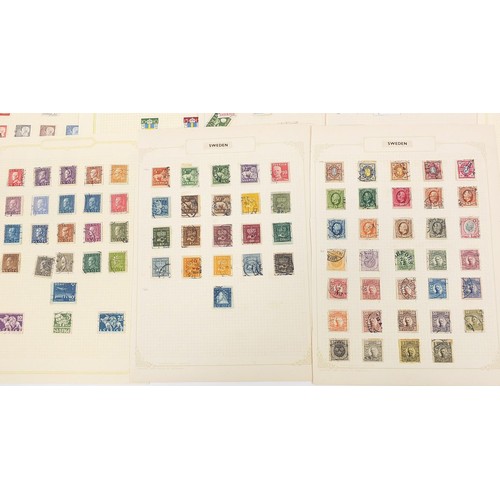 1962 - Collection of Swedish stamps from early arranged on several pages