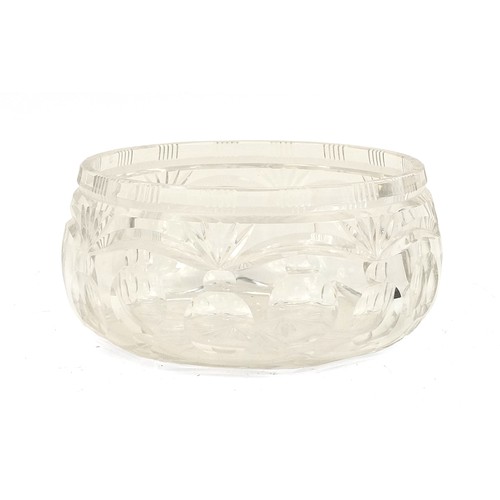 23 - Walsh cut glass fruit bowl with star based decoration and thumbnail sides, 20cm in diameter