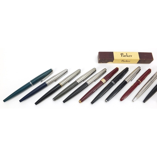 62 - Fifteen vintage Parker fountain pens, some with gold nibs including 17 Lady