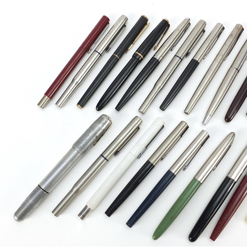 61 - Collection of vintage and later fountain pens, predominantly Parker