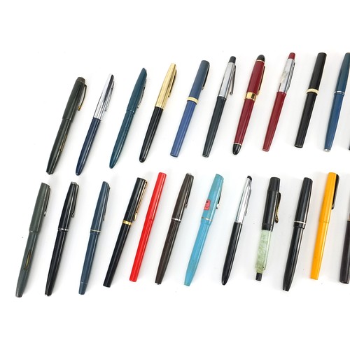 70 - Collection of vintage and later fountain pens