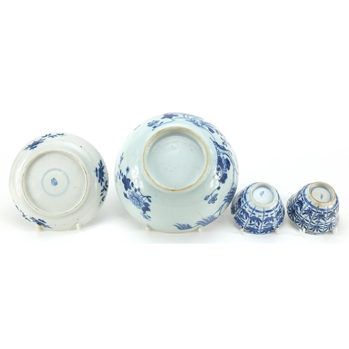177 - Chinese blue and white porcelain comprising a bowl on stand, two tea bowls and one saucer, the tea b... 