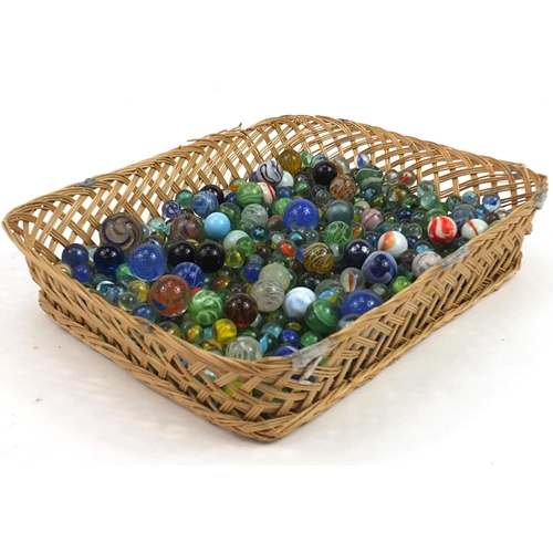 306 - Large collection of Victorian and later glass marbles, the largest 3.6cm in diameter