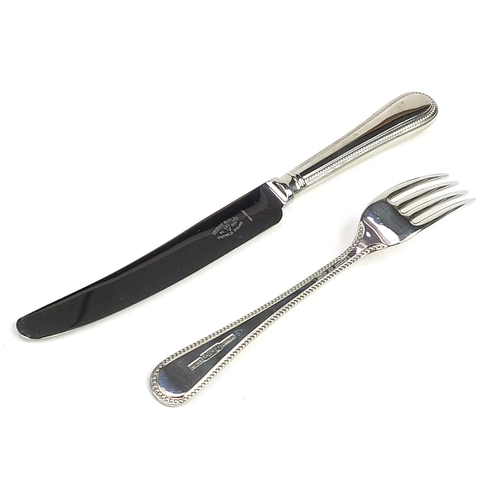 2207A - George Butler, mahogany six place canteen of silver plated cutlery, 39.5cm wide