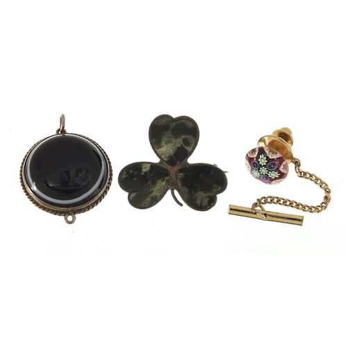 2180 - Antique and later jewellery comprising silver hardstone clover brooch, Scottish agate panel and mill... 