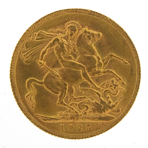 6 - George V 1925 gold sovereign, South Africa mint - this lot is sold without buyer’s premium, the hamm... 