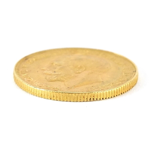 6 - George V 1925 gold sovereign, South Africa mint - this lot is sold without buyer’s premium, the hamm... 