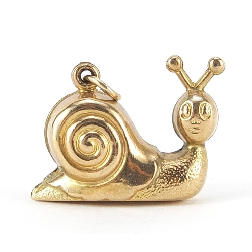 175 - 9ct gold snail charm, 2.0cm wide, 1.4g