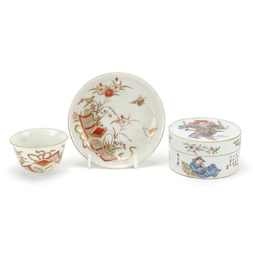 927 - Chinese porcelain including a famille rose box and cover and tea bowl with saucer, the largest 11cm ... 