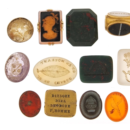 115 - Collection of antique intaglio seals including carnelian, bloodstone and citrine, the largest 1.8cm ... 