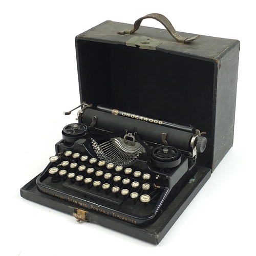 1048 - Vintage Underwood typewriter patented November 1915, 30cm wide