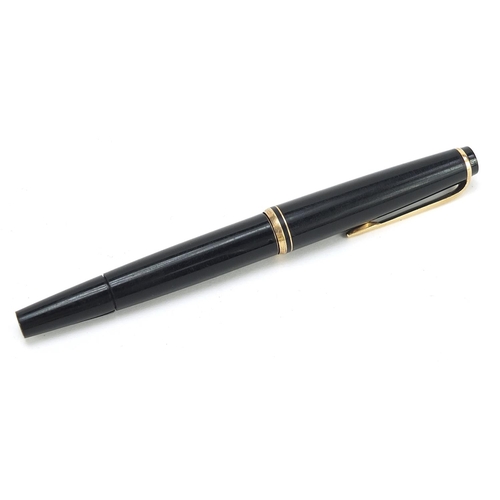 958 - Vintage Montblanc no 22 fountain pen