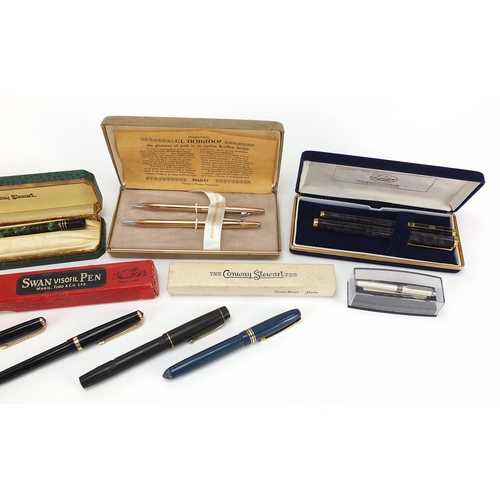 960 - Vintage and later fountain pens and pencils including Parker and Conway Stewart, some with gold nibs