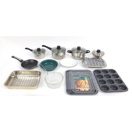 201 - Selection of saucepans, frying pan and baking trays