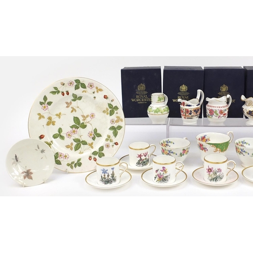 2151 - Collectable china including boxed Royal Worcester jugs, Wedgwood Blue Siam fruit bowl and Royal Worc... 