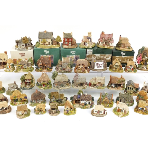 1993 - Large collection of Lilliput Lane model cottages, some with boxes including Pat Cohan's Bar, Ostler'... 