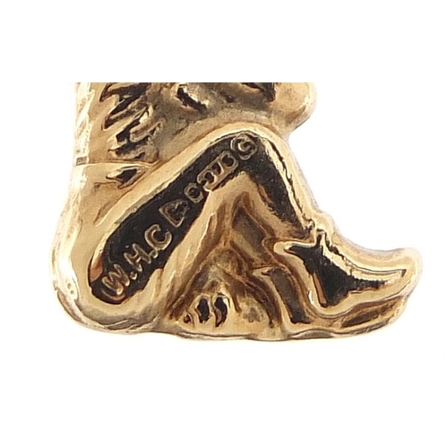 344 - 9ct gold garden gnome charm, 2.0cm high, 0.8g